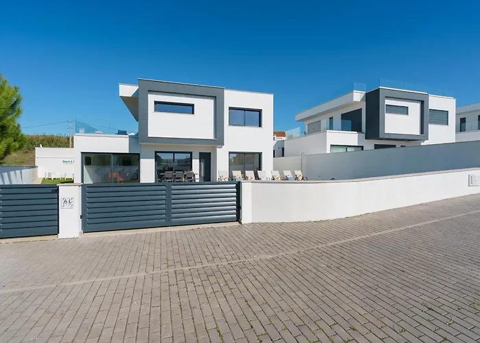And Friends With Ocean View Villa Lourinha (Lisbon)