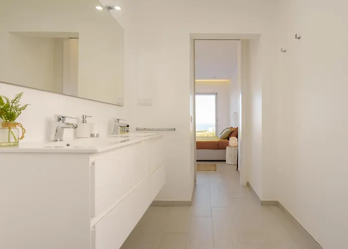 And Friends With Ocean View Villa Lourinha (Lisbon)